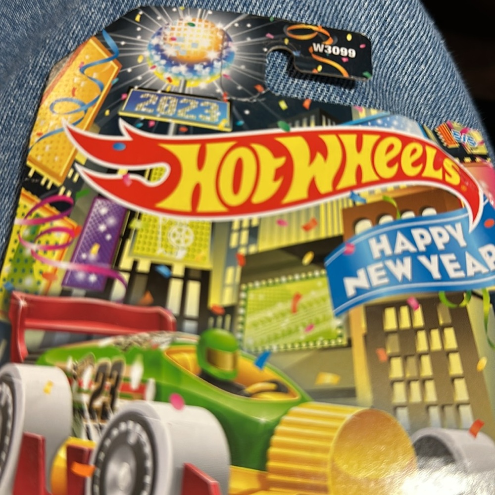 Toy HotWheels Carbonator Happy New Year 2023 Collection age 3+